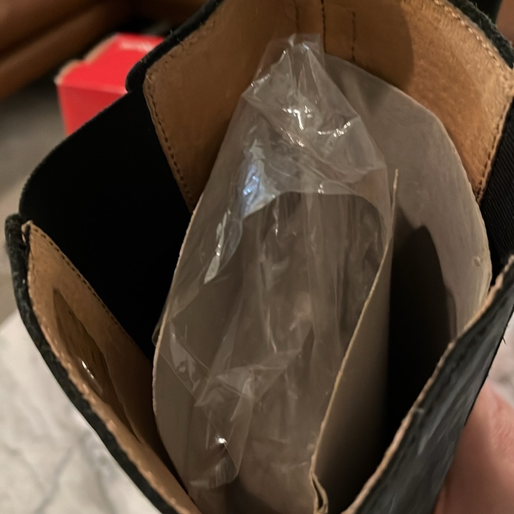 Kickers Black high boots suede size 10 💫💫💫 - Picture 4 of 4